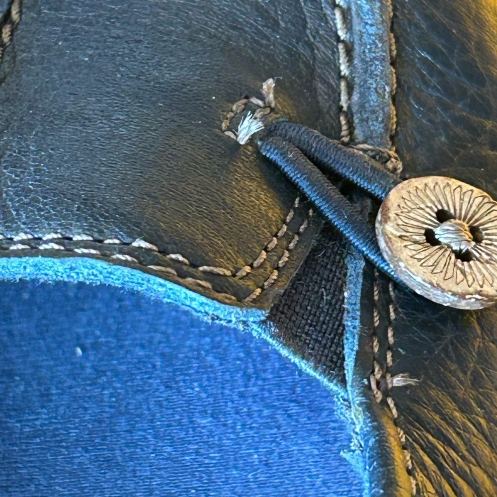 Clarks Collection Deep Blue Leather Slide On Loafers with Button Accent Size 7.5 - Picture 4 of 10